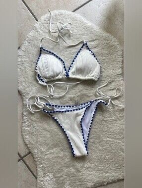 SHEIN White Ribbed Triangle Bikini with Navy Scallop Trim